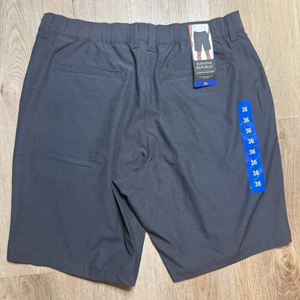 Banana Republic Men's‎ Comfort Flat Front Striped Short, Blue 36
